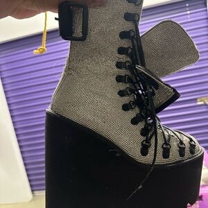 Bling Traitor boots from Dollskill